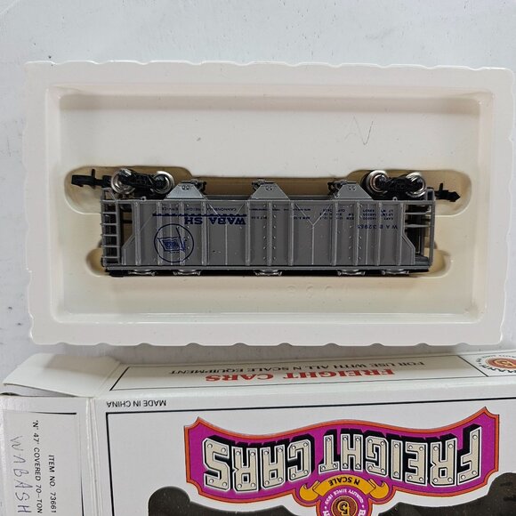 Bachmann Train N Scale 47ft Covered 70 Ton Hopper Wabash Railroad RR #73661 - Picture 6 of 6